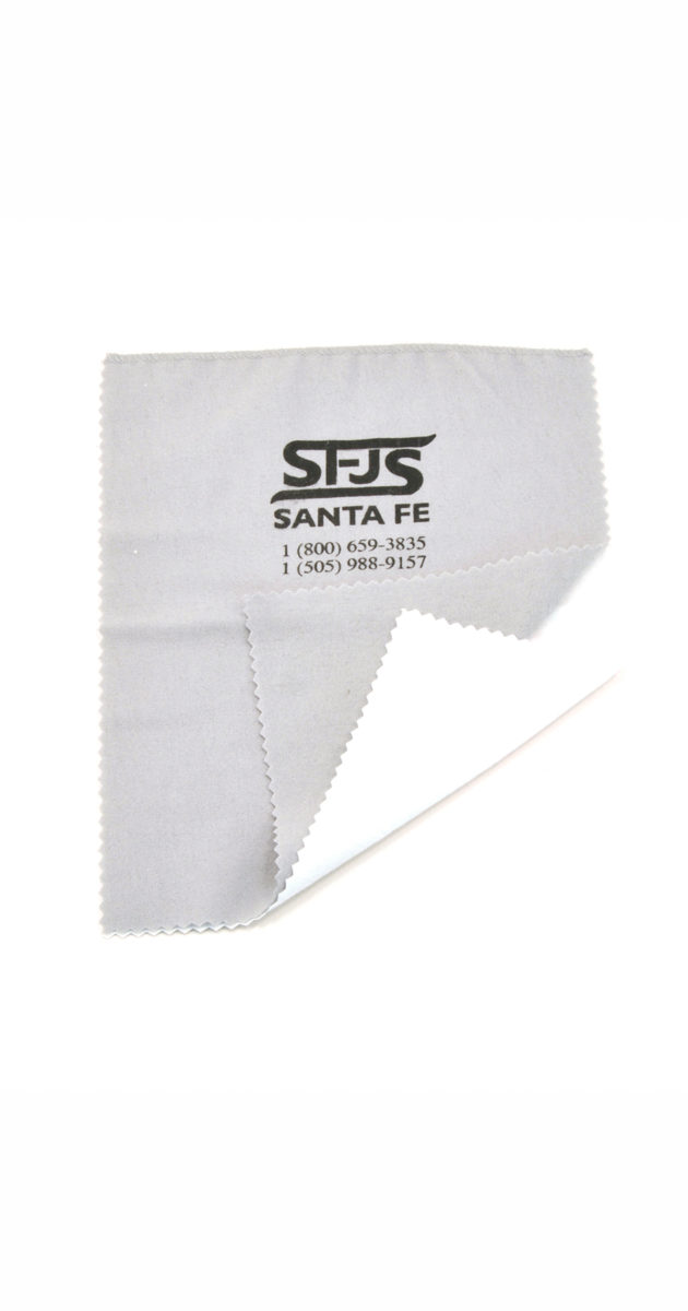 Jewelry Cleaning Cloth in White – VEINTISÉIS